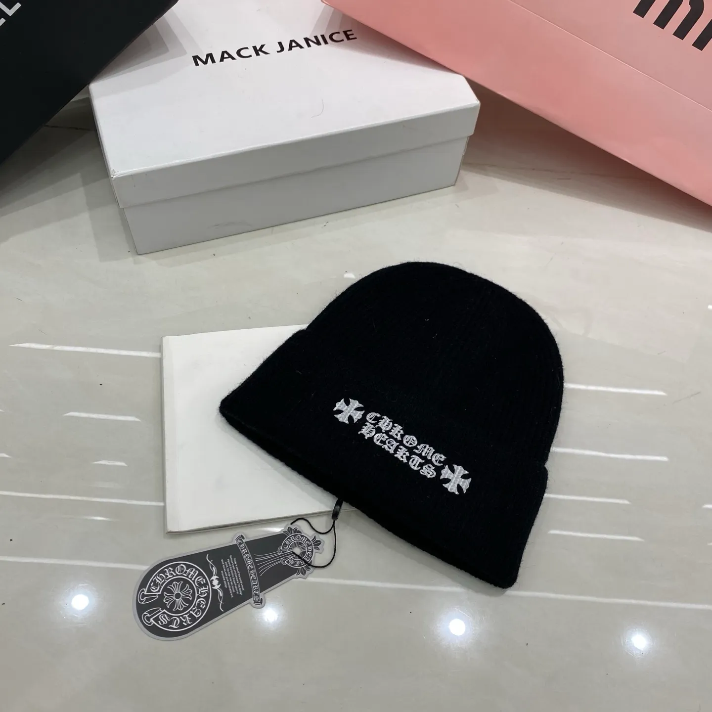 Crow Heart cashmere knitted hat
